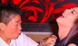 明星爆料娱乐圈秘闻,明星揭秘不为人知的秘闻